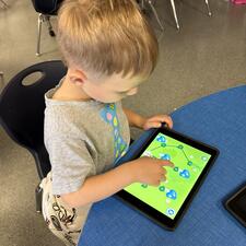 Math center in K/1 - using IPads to learn number sequencing